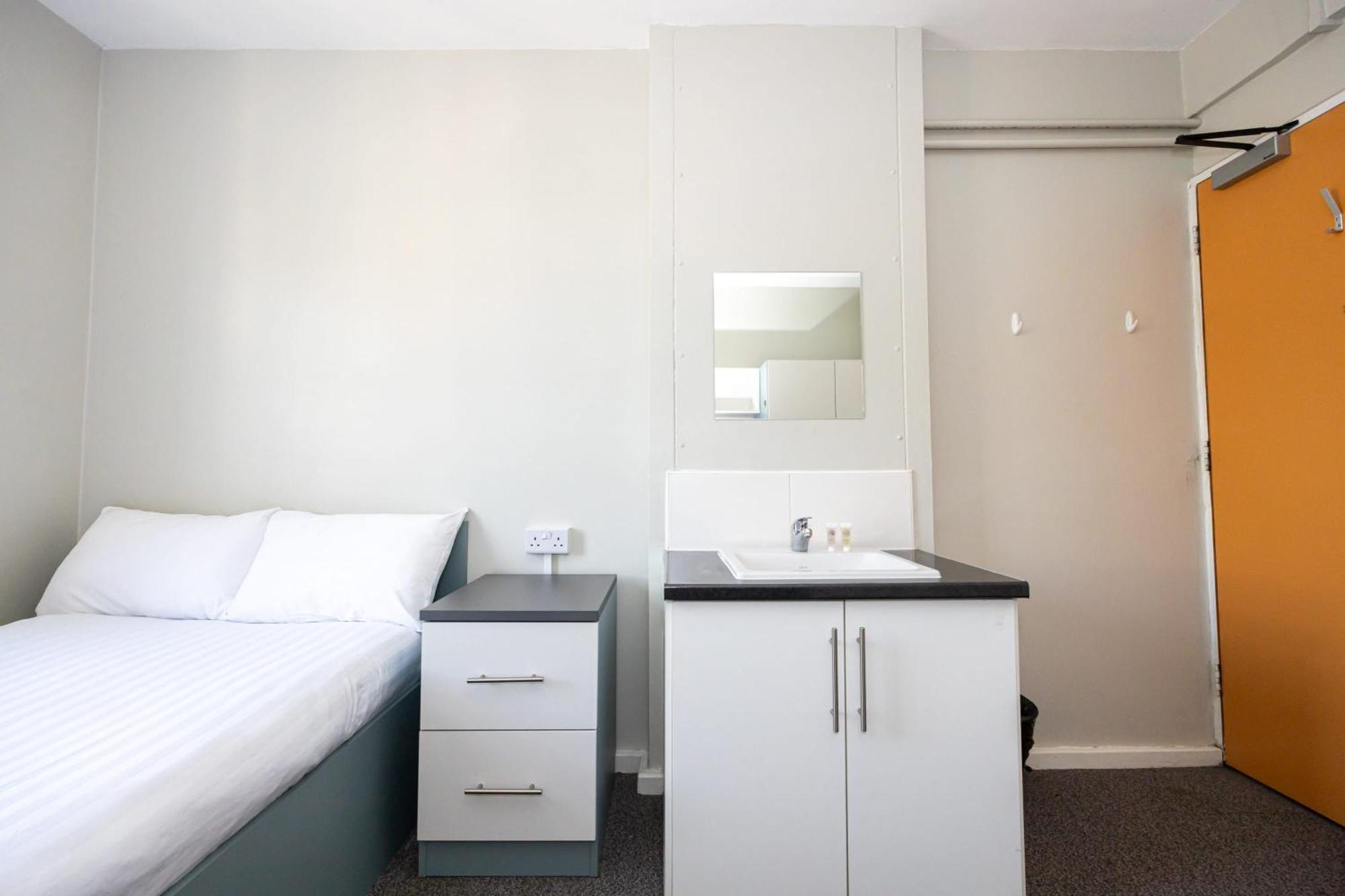 Spacious Room With Shared Facilities Londyn Zewnętrze zdjęcie